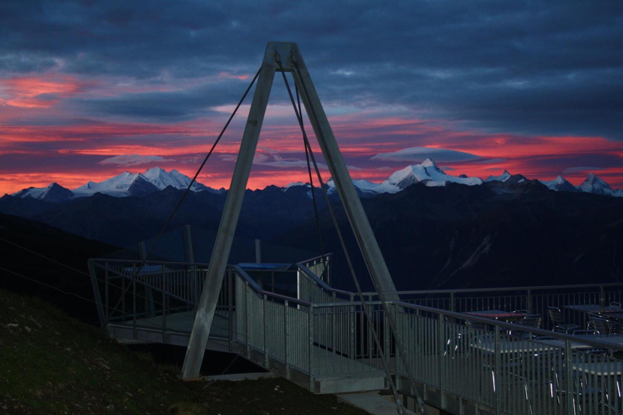Hotel Alpenblick-Leukerbad-Therme エクステリア 写真