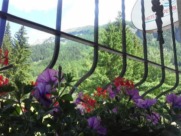 Hotel Alpenblick-Leukerbad-Therme エクステリア 写真